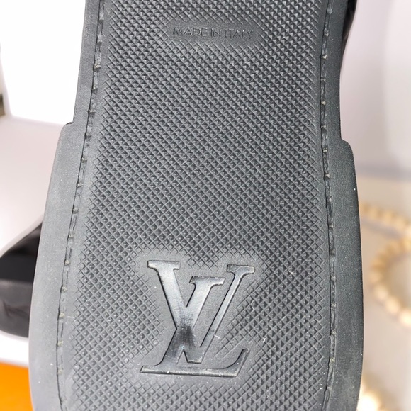 โโSOLDโโ($750) Louis Vuitton empreinte leather sneakers - Picture 8 of 12